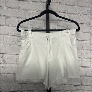 Monroe, Medium Shorts